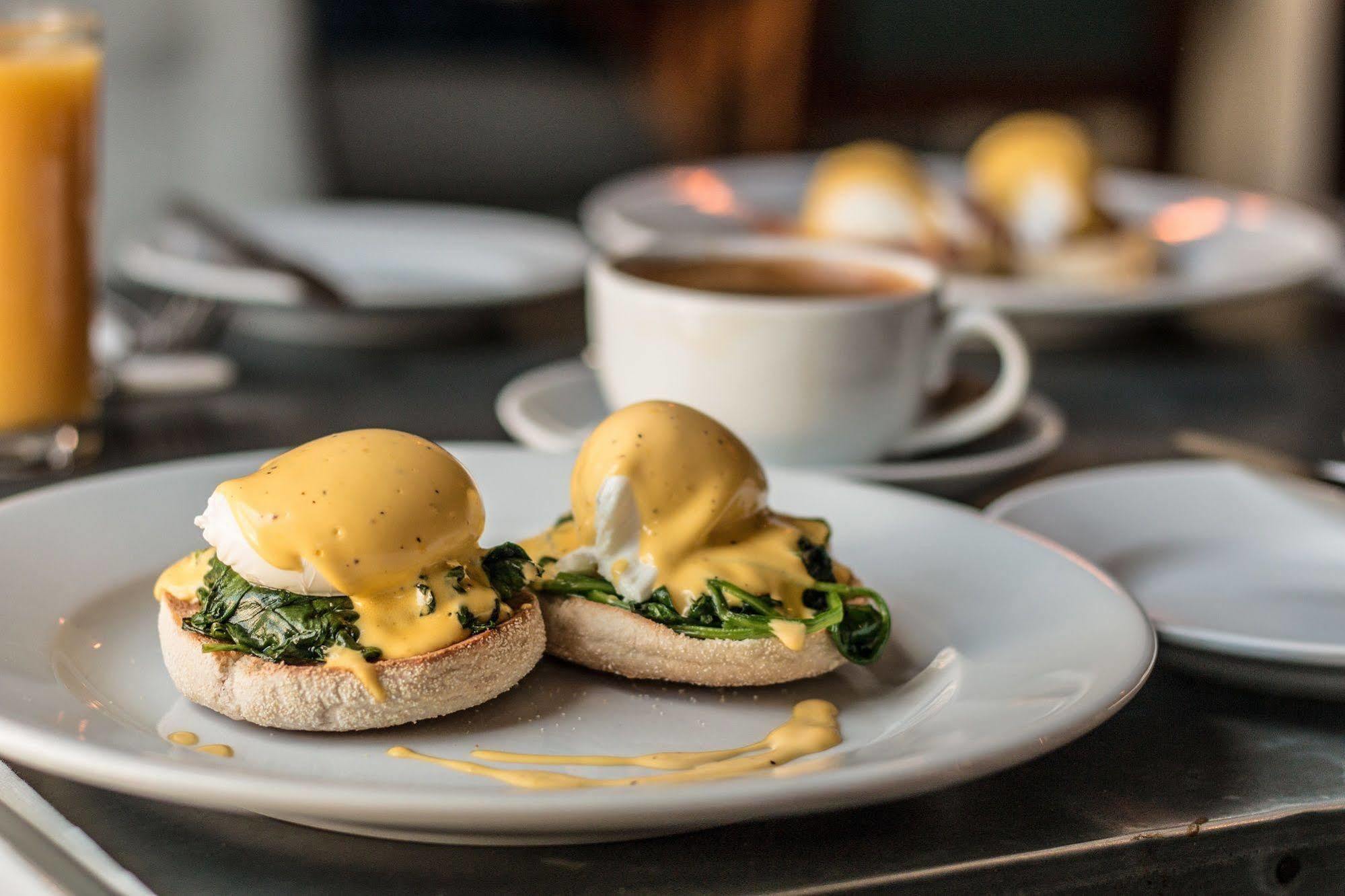 The Saracens Head Hotel グレート・ダンモウ エクステリア 写真